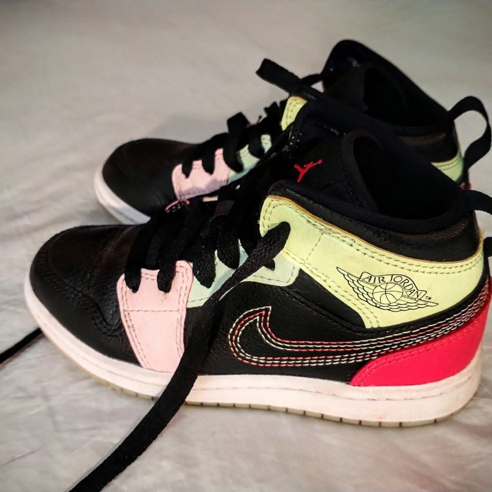Nike Air Jordan 1 Mid Glow in Dark sz 12c